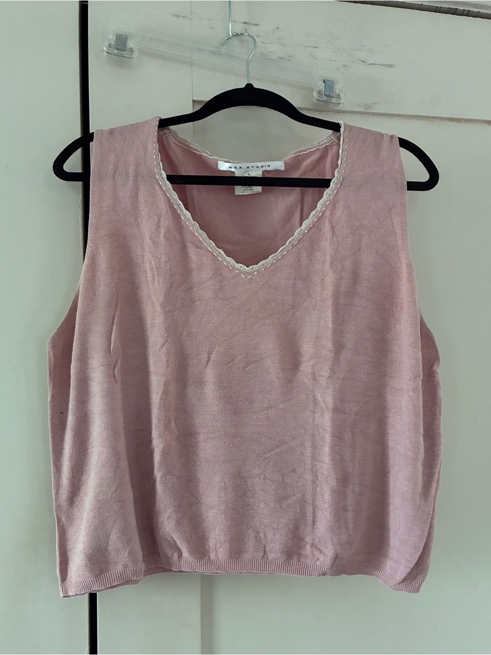 Max Studio Pink V-Neck Sleeveless Knit Tank with Scallop Trim